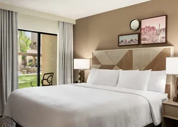 Embassy Suites by Hilton Phoenix Tempe hotel thumbnail 5