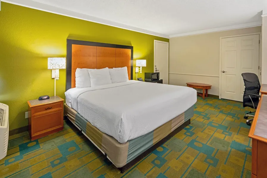 Travelodge by Wyndham Phoenix North hotel detail image 6