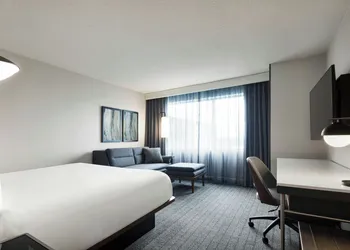 Courtyard by Marriott Montreal Airport hotel thumbnail 4