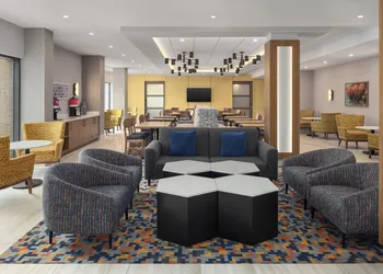 Hampton Inn by Hilton Montreal East Anjou hotel thumbnail 3