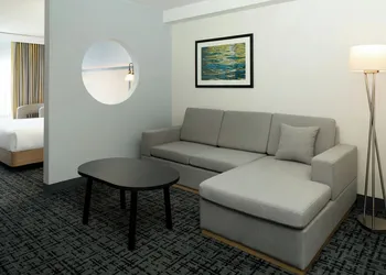 Fairfield Inn & Suites by Marriott Montreal Airport hotel thumbnail 5