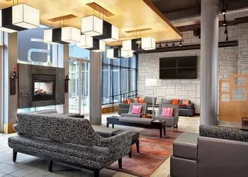 Aloft by Marriott Montreal Airport hotel thumbnail 2