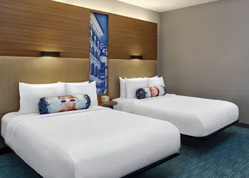 Aloft by Marriott Montreal Airport hotel thumbnail 5