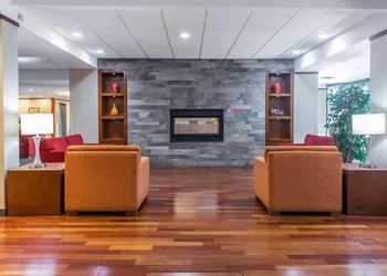 Ramada Plaza by Wyndham Montreal hotel thumbnail 2