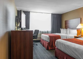 Ramada Plaza by Wyndham Montreal hotel thumbnail 7