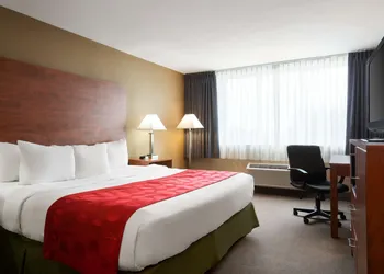 Ramada Plaza by Wyndham Montreal hotel thumbnail 8