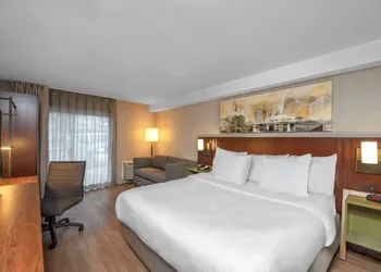 Comfort Inn Brossard hotel thumbnail 5