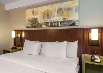 Comfort Inn Brossard hotel thumbnail 6