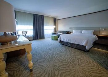 Hilton Garden Inn Montreal Airport hotel thumbnail 4