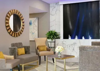 Embassy Suites by Hilton Montreal Airport hotel thumbnail 2