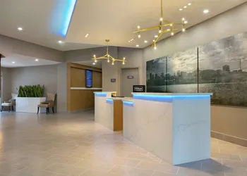 Embassy Suites by Hilton Montreal Airport hotel thumbnail 3