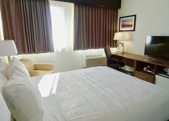 Quality Hotel Dorval hotel thumbnail 4