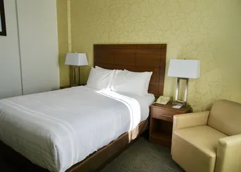 Quality Hotel Dorval hotel thumbnail 5