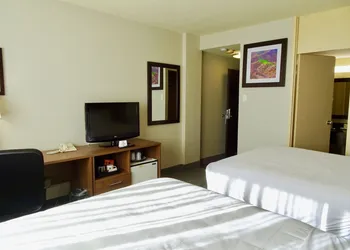 Quality Hotel Dorval hotel thumbnail 6