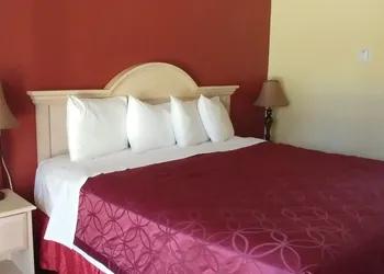 Americas Best Value Presidents Inn on Munras hotel thumbnail 3