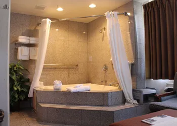 Carmel Hill Lodge hotel thumbnail 4