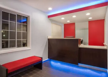 Ramada by Wyndham Monterey hotel thumbnail 2