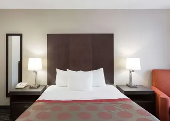 Ramada by Wyndham Monterey hotel thumbnail 5
