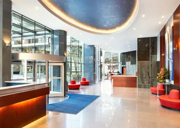 Sheraton Vancouver Wall Centre hotel thumbnail 3