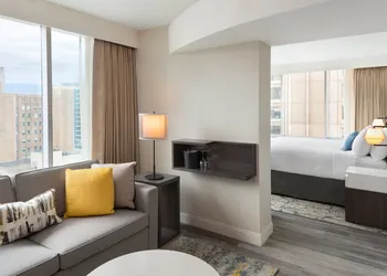 Delta Hotels by Marriott Vancouver Downtown Suites - Downtown Vancouver hotel thumbnail 4