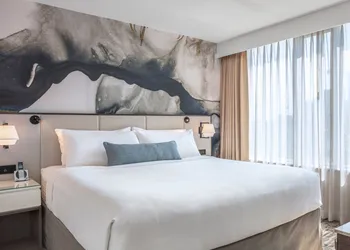 Delta Hotels by Marriott Vancouver Downtown Suites - Downtown Vancouver hotel thumbnail 5