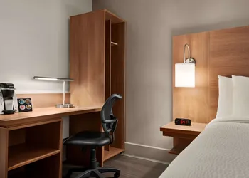 Days Inn by Wyndham Vancouver Downtown hotel thumbnail 6
