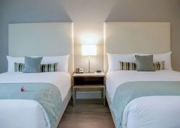 Coast Coal Harbour Vancouver Hotel by APA hotel thumbnail 8