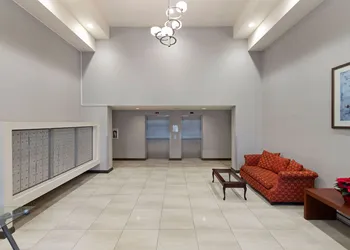 Executive Hotel Vancouver Airport hotel thumbnail 2