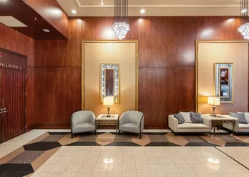 Executive Hotel Vancouver Airport hotel thumbnail 7