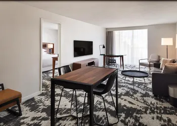 Sheraton Vancouver Airport Hotel hotel thumbnail 5