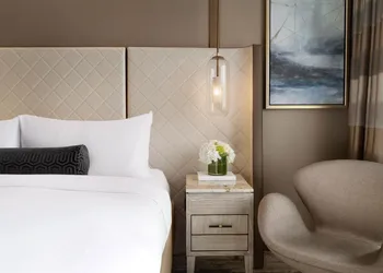 Fairmont Vancouver Airport In-Terminal Hotel hotel thumbnail 4