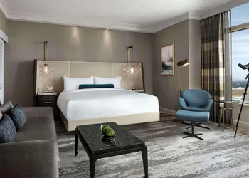 Fairmont Vancouver Airport In-Terminal Hotel hotel thumbnail 7