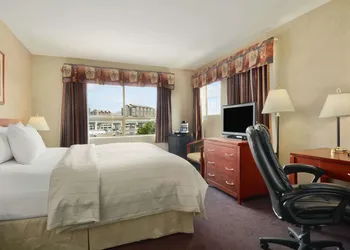 Days Inn by Wyndham Vancouver Airport hotel thumbnail 3