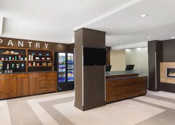 Four Points by Sheraton Surrey hotel thumbnail 2