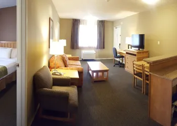 Econo Lodge Inn & Suites hotel thumbnail 6