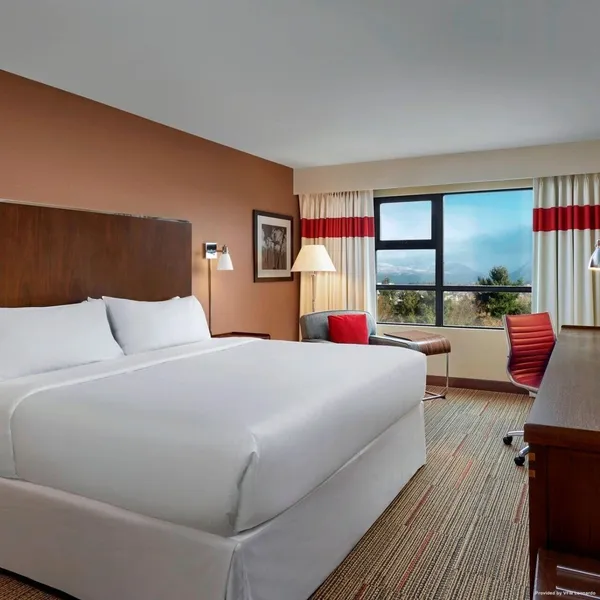Grand Park Hotel Vancouver Airport, an Ascend Collection Hotel hotel detail image 6