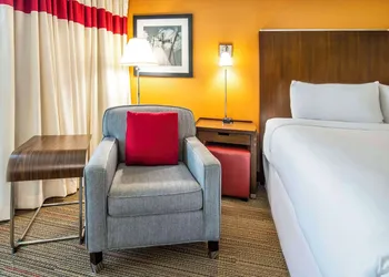 Grand Park Hotel Vancouver Airport, an Ascend Collection Hotel hotel thumbnail 8