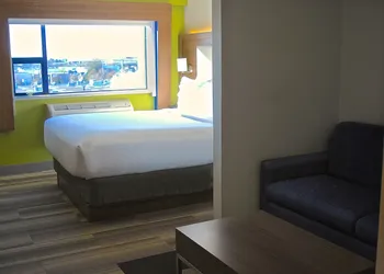 Holiday Inn Express Vancouver Airport Richmond by IHG hotel thumbnail 2
