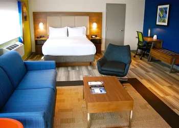 Holiday Inn Express Vancouver Airport Richmond by IHG hotel thumbnail 7