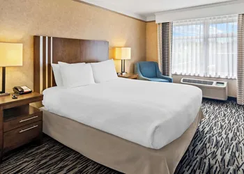 Best Western Plus Pitt Meadows Inn & Suites hotel thumbnail 6