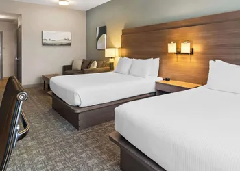 Best Western Plus Pitt Meadows Inn & Suites hotel thumbnail 8