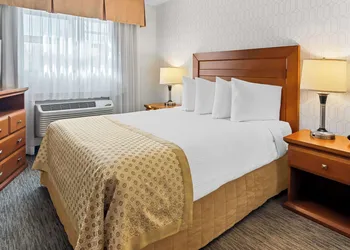 Best Western Plus Langley Inn hotel thumbnail 6