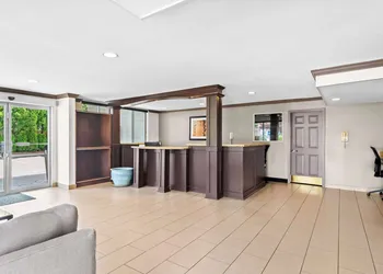 Best Western Maple Ridge Hotel hotel thumbnail 2