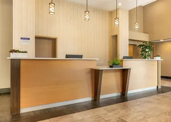 Best Western Plus Burnaby Hotel hotel thumbnail 3
