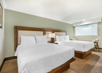 Best Western Plus Burnaby Hotel hotel thumbnail 6