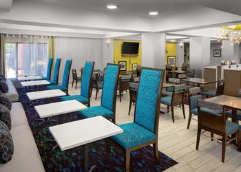 Hampton Inn & Suites Nashville-Airport hotel thumbnail 4