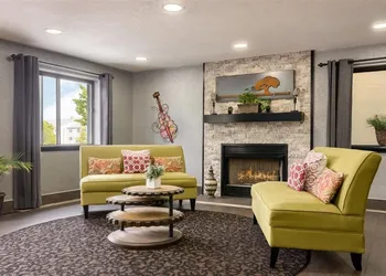 Luxe Studios hotel thumbnail 5