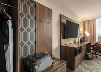 Holiday Inn Nashville Downtown - Stadium by IHG hotel thumbnail 6