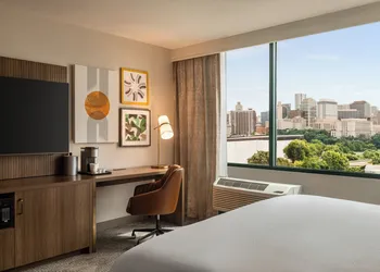 Holiday Inn Nashville Downtown - Stadium by IHG hotel thumbnail 8