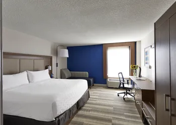 Holiday Inn Express Nashville Downtown - Broadway by IHG hotel thumbnail 6